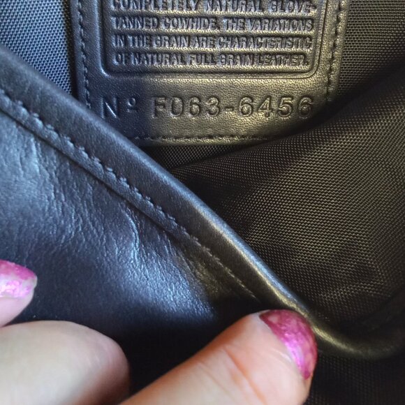 Blessing Bag Giftaway Coach 2003 Beekman Messanger Bag & MCM Envelope Clutch - Picture 8 of 15